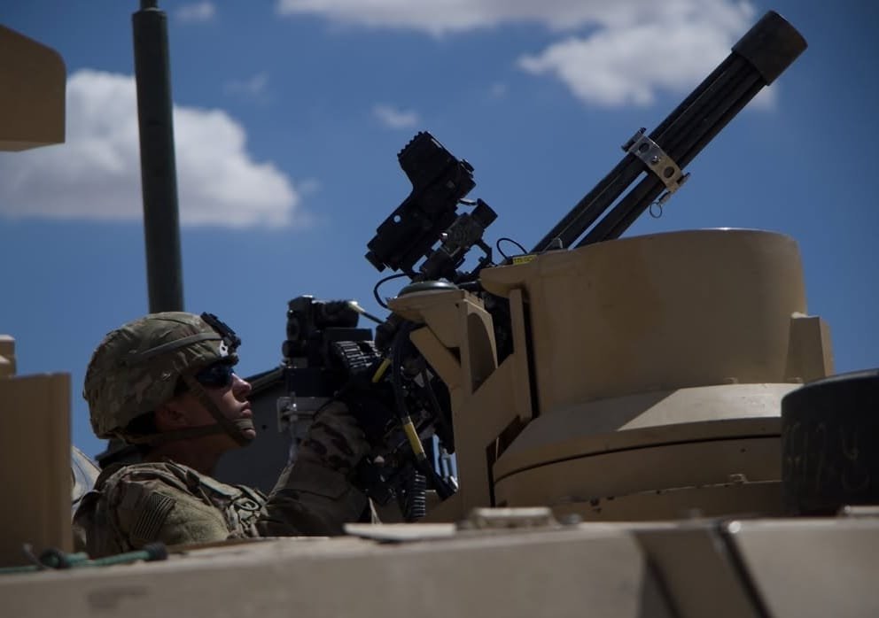 EUA prueba una nueva ametralladora M134 en el tanque M1 Abrams