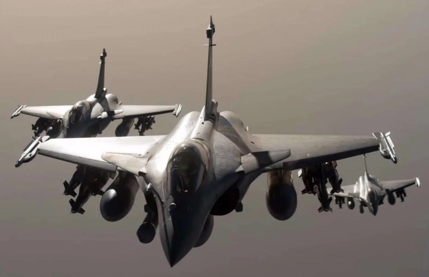 Francia despliega cazas Rafale en Polonia