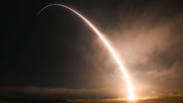 Estados Unidos prueba un Minuteman III en Vandenberg dentro del programa de evaluación de la tríada nuclear