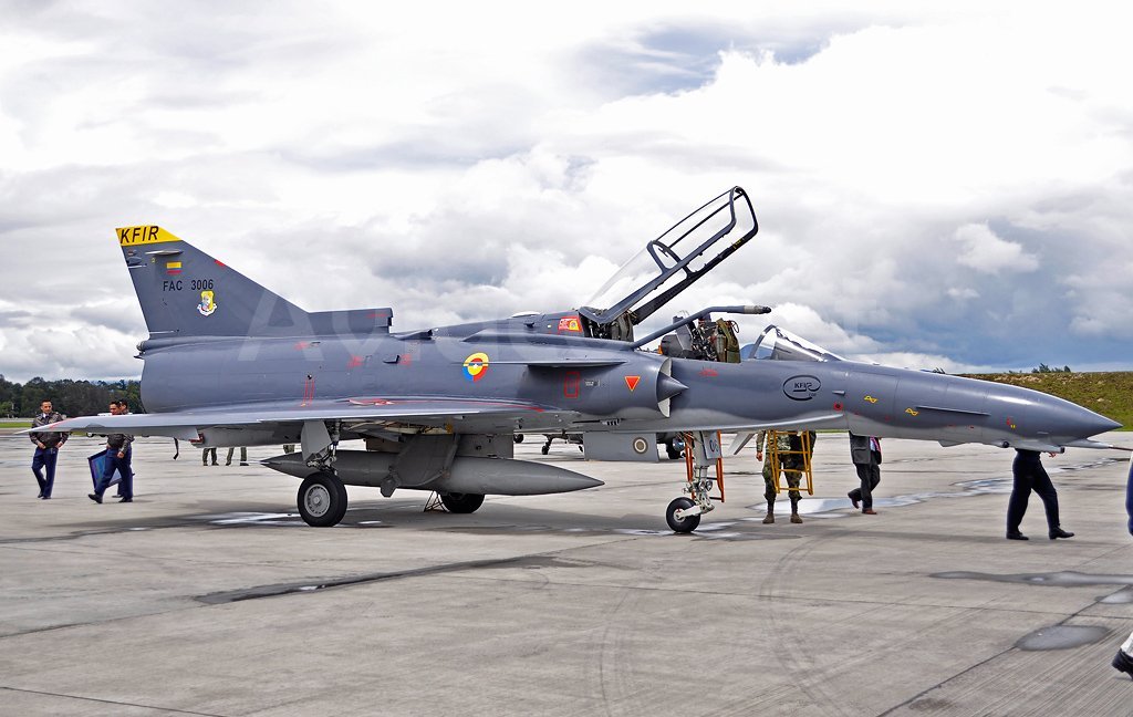 Colombia estructura un plan de modernización militar