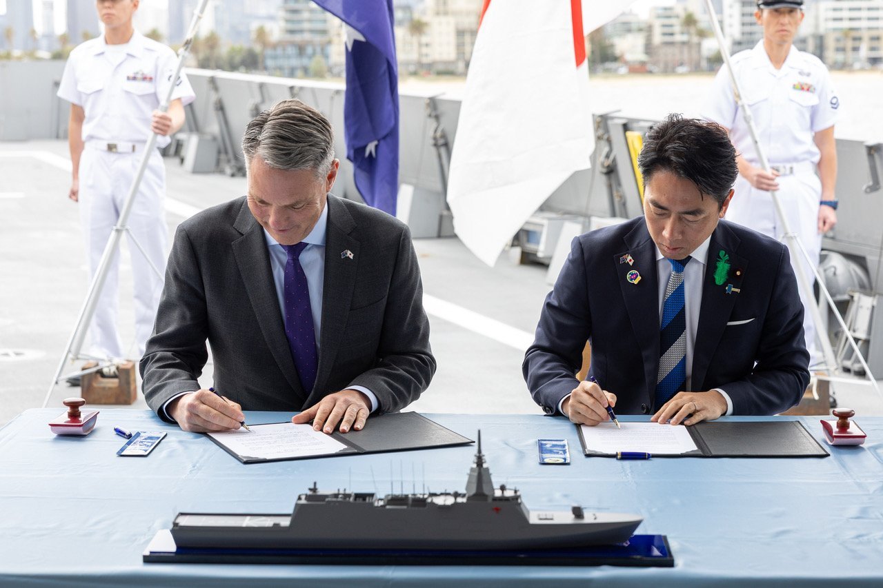 Australia formaliza la adquisición de fragatas clase Mogami