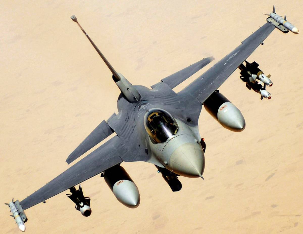 Perú formaliza la adquisición de cazas F-16