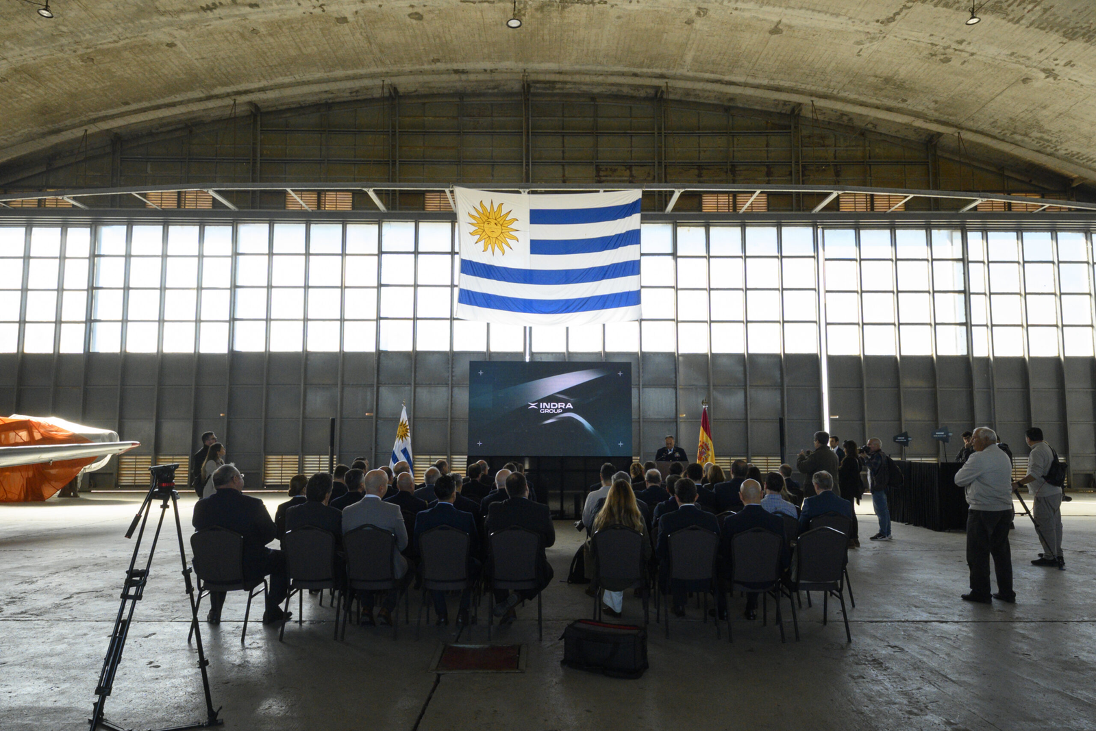 Indra inaugura centro mantenimiento de Uruguay