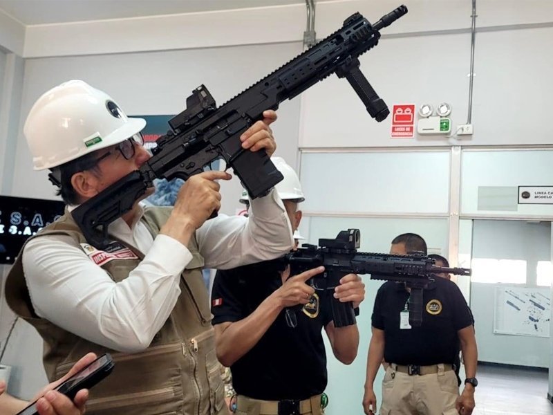 Inspección en Fábrica de Armas y Municiones